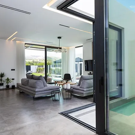 Physis - Metal & Wood Villa