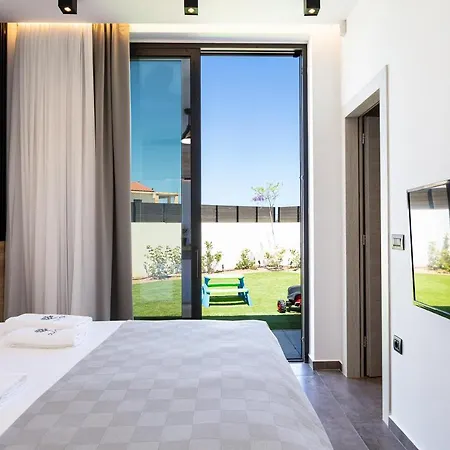 Villa Physis - Metal & Wood *