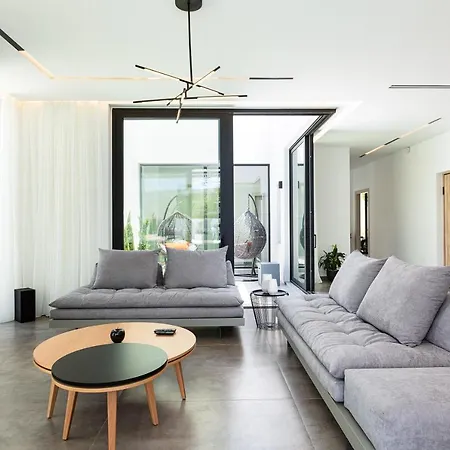 Villa Physis - Metal & Wood